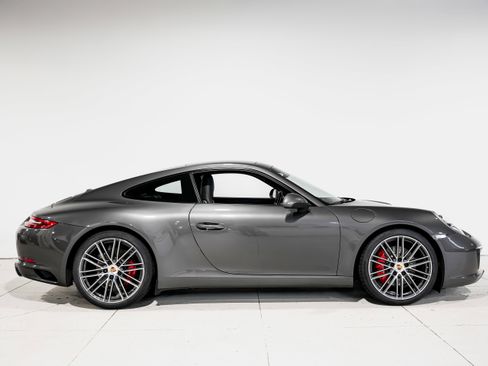 Used 2017 Porsche 911 Carrera S image 2