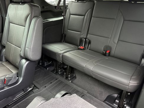 New 2026 Chevrolet Suburban High Country w/ LPO, Illumination Package image 15