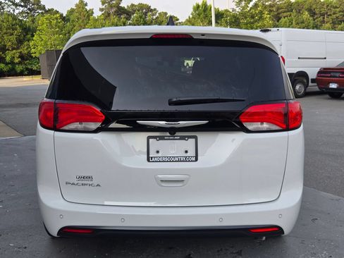 New 2027 Chrysler Pacifica LX FWD image 6