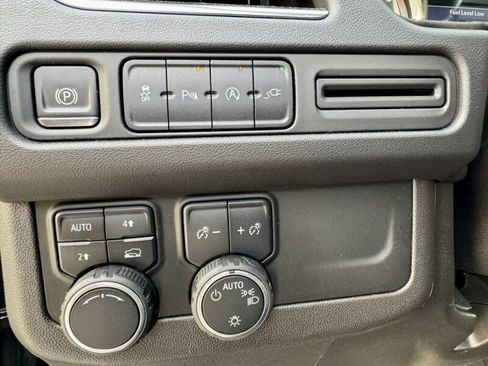 Used 2021 Chevrolet Tahoe LT image 23