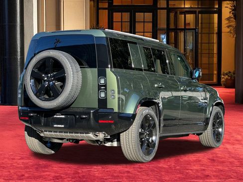 New 2026 Land Rover Defender 110 X-Dynamic SE image 10