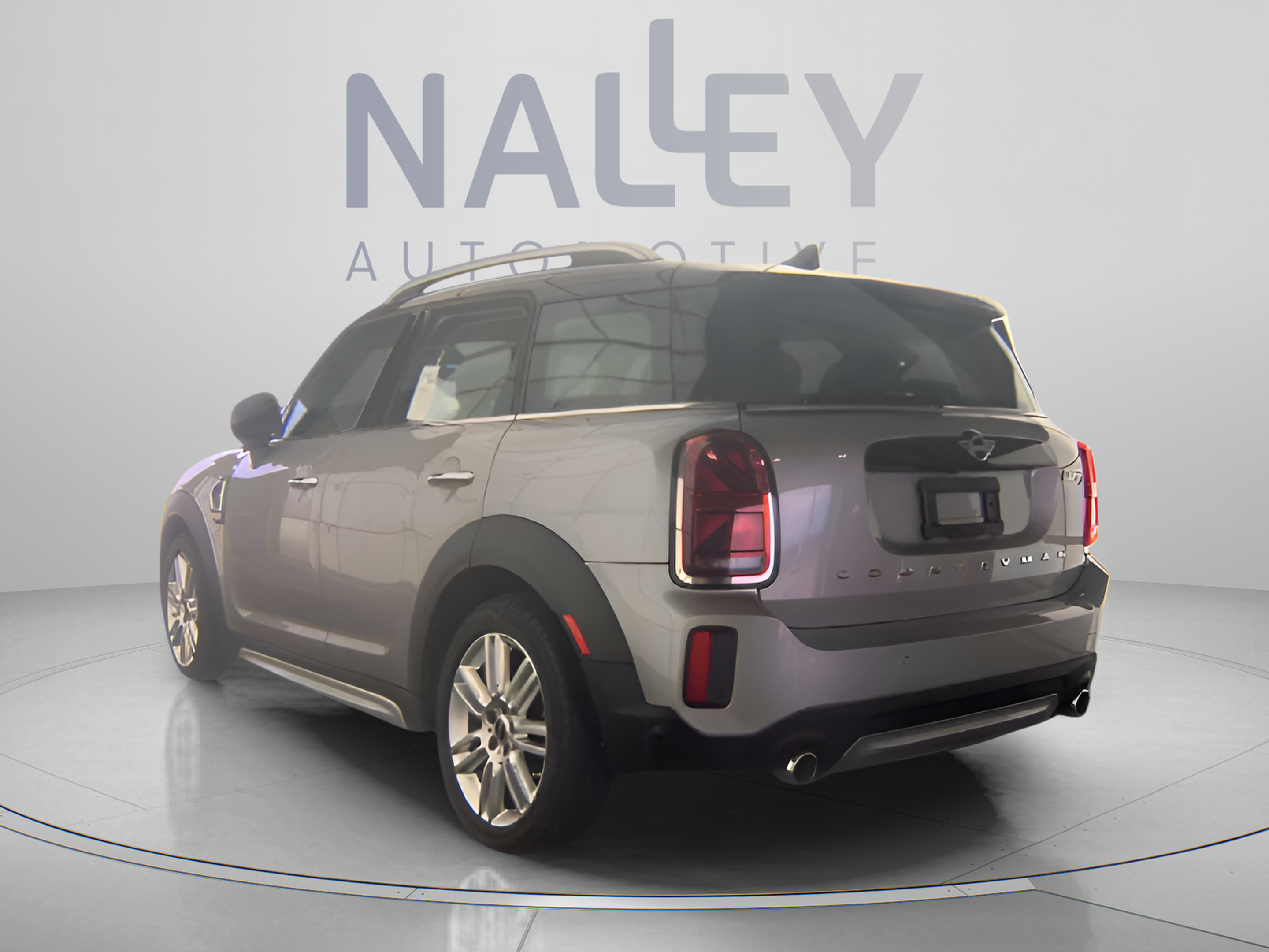 Used 2023 MINI Cooper Countryman S FWD image 2