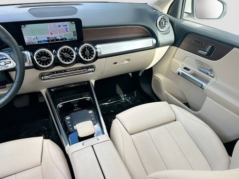 Used 2022 Mercedes-Benz GLB 250 4MATIC image 24
