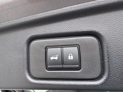 Used 2026 Nissan Pathfinder Platinum w/ Lighting Package FWD image 11
