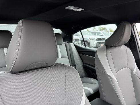 New 2026 Toyota Camry SE FWD image 3