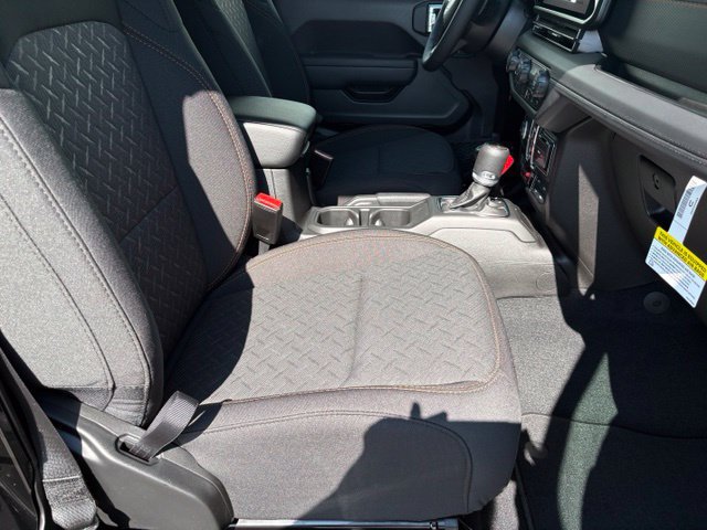 New 2026 Jeep Gladiator Mojave w/ Safety Group AWD/4WD image 18