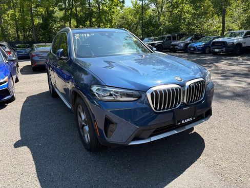Used 2023 BMW X3 xDrive30i w/ Premium Package AWD/4WD image 3