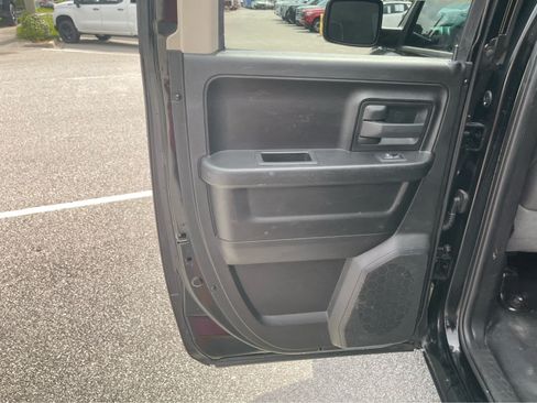 Used 2019 RAM 1500 Tradesman w/ Chrome Appearance Group RWD image 17