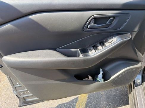 Used 2024 Nissan Rogue S FWD image 11