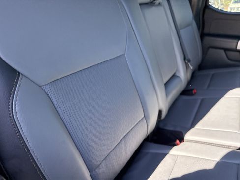 Used 2025 Ford F150 Lightning Lariat image 17