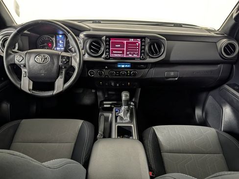 Used 2021 Toyota Tacoma TRD Off-Road w/ Technology Package AWD/4WD image 12