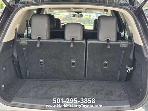 Used 2022 Nissan Pathfinder SL w/ Lighting Package (N92) FWD image 13