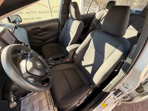 Used 2024 Toyota Corolla LE image 61