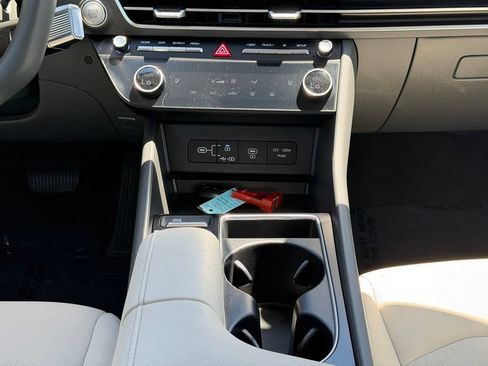 Used 2025 Hyundai Sonata SEL FWD image 22
