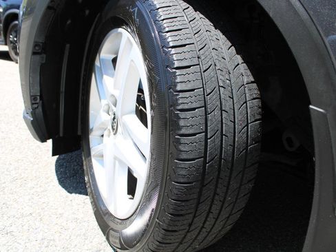 Used 2021 Toyota C-HR LE FWD image 18
