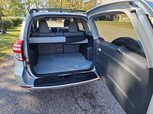 Used 2012 Toyota RAV4 Base I4 4WD w/ Upgrade Value Pkg image 11