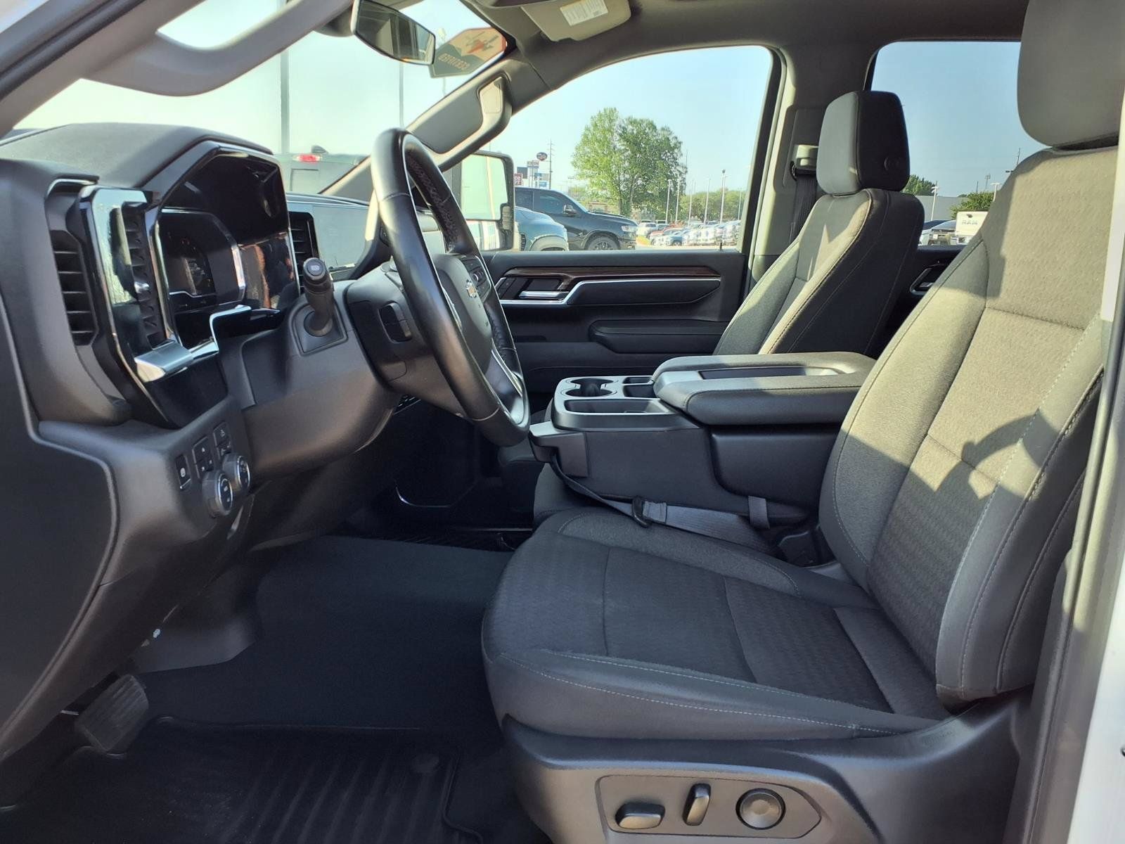 Used 2025 Chevrolet Silverado 2500 LT w/ Convenience Package AWD/4WD image 17