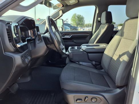 Used 2025 Chevrolet Silverado 2500 LT w/ Convenience Package AWD/4WD image 17