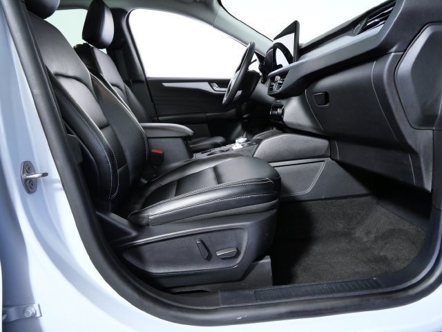 Certified 2025 Ford Escape Platinum AWD/4WD image 10