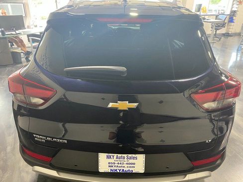 Used 2021 Chevrolet TrailBlazer LT w/ Sun and Liftgate Package AWD/4WD image 5