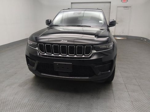 Used 2023 Jeep Grand Cherokee Laredo AWD/4WD image 15