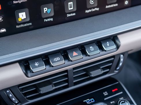 Certified 2025 Porsche 911 Carrera image 23