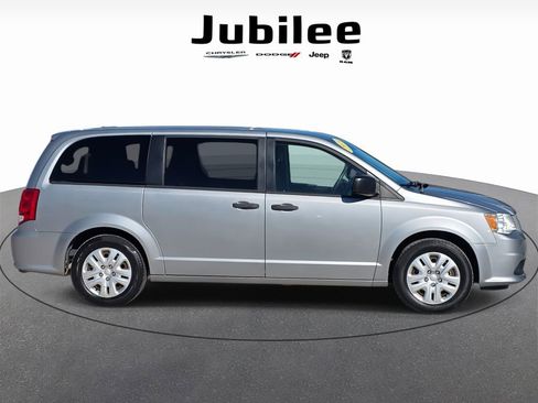 Used 2019 Dodge Grand Caravan SE w/ UConnect Hands-Free Group image 30