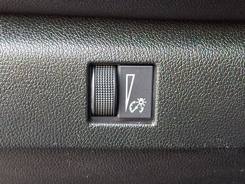 Used 2023 Chevrolet Colorado W/T RWD image 23