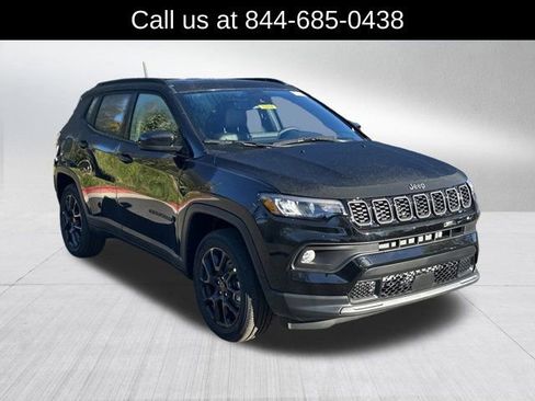 New 2026 Jeep Compass Latitude image 3
