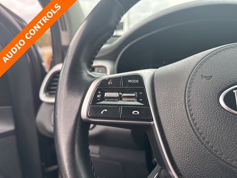 Used 2020 Kia Sorento S image 9