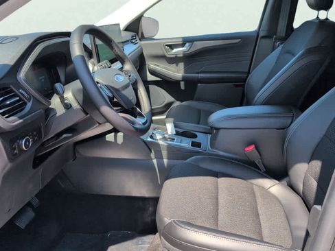 New 2025 Ford Escape SE image 9