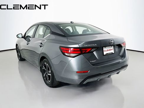 Used 2025 Nissan Sentra SV FWD image 10