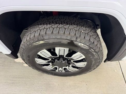 New 2026 GMC Sierra 2500 Denali w/ Denali Reserve Package image 4