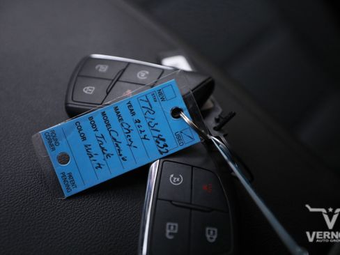 Used 2024 Chevrolet Colorado LT w/ LT Convenience Package image 34