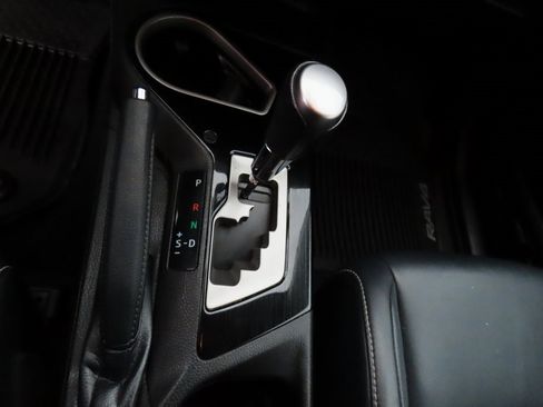 Used 2016 Toyota RAV4 Limited image 29