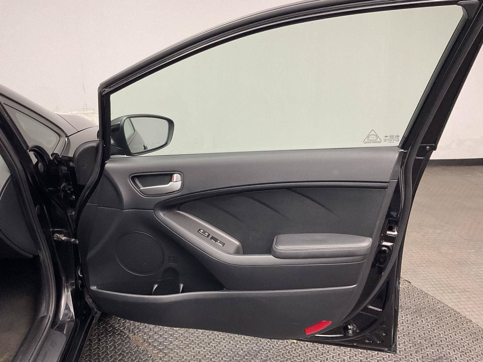 Used 2017 Kia Forte LX FWD image 19
