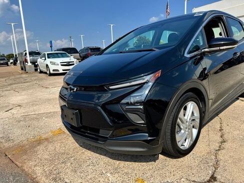 Used 2022 Chevrolet Bolt LT FWD image 14