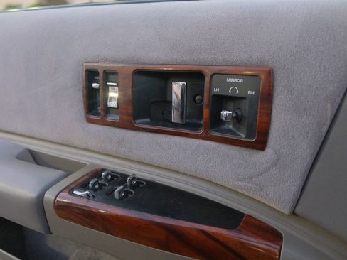 Used 1996 Chevrolet Caprice SS image 11