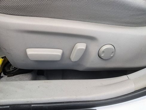 Used 2015 Toyota Camry LE image 11