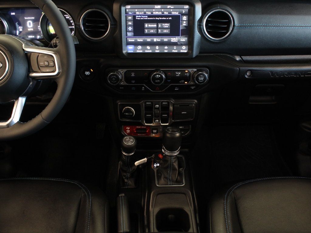 Used 2023 Jeep Wrangler Unlimited Rubicon 4xe AWD/4WD image 23