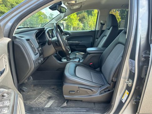 Used 2022 Chevrolet Colorado Z71 w/ Safety Package AWD/4WD image 8