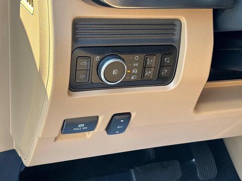Used 2025 Ford F250 Lariat w/ Lariat Ultimate Package AWD/4WD image 27