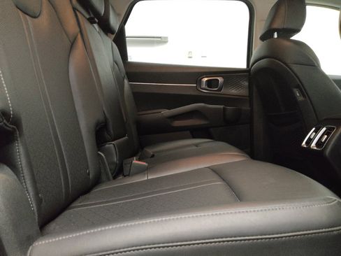 Used 2022 Kia Sorento S FWD image 17