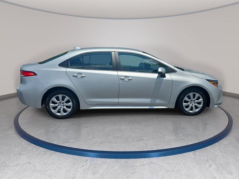 Used 2024 Toyota Corolla LE FWD image 4
