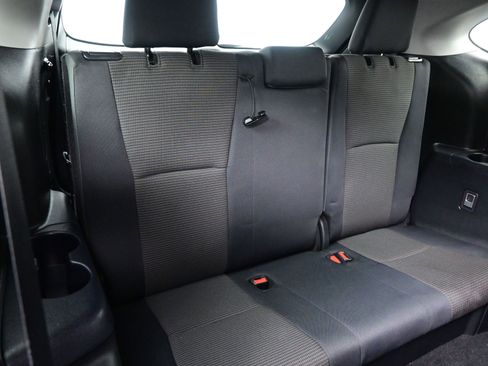 Used 2024 Toyota Highlander LE AWD/4WD image 17