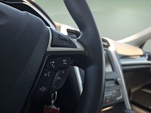 Used 2016 Ford Fusion SE image 23