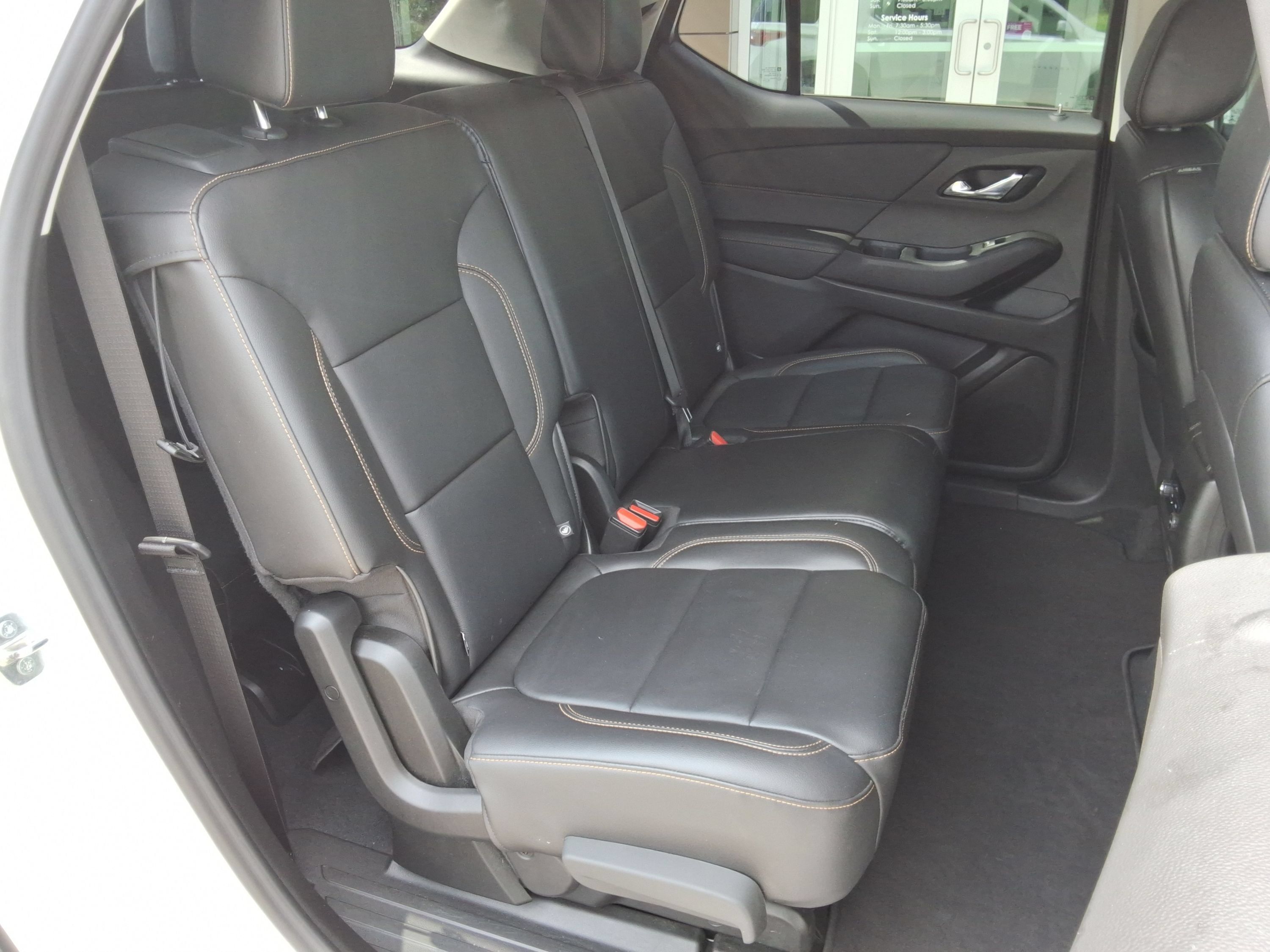 Used 2021 Chevrolet Traverse LT w/ LT Premium Package AWD/4WD image 33