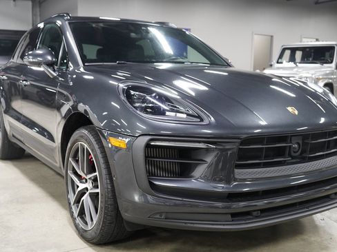 Used 2023 Porsche Macan S AWD/4WD image 7