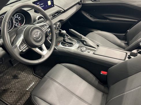 Used 2024 MAZDA MX-5 Miata RF Grand Touring w/ Weather Package image 8