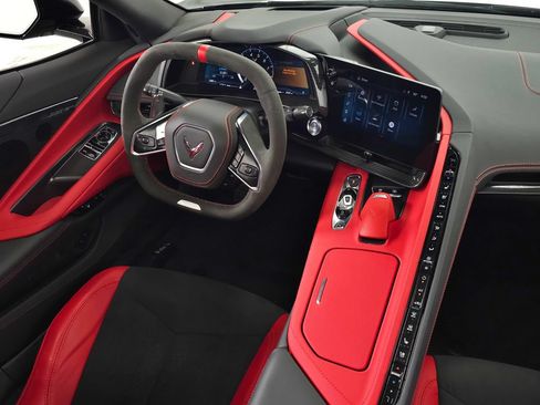 Used 2025 Chevrolet Corvette Z06 w/ Stealth Interior Trim Package RWD image 24